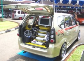 HAPE AUDIO DISPLAY CAR