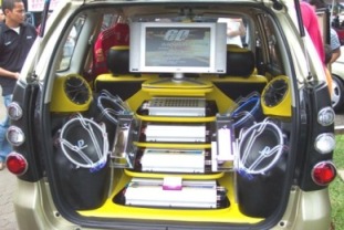 INSIDE HAPE AUDIO DISPLAY CAR